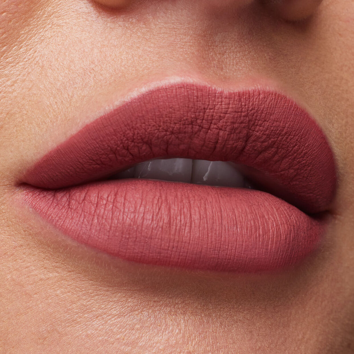 Huda Beauty Liquid Matte Lipstick - Bombshell